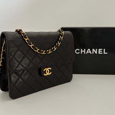 Chanel mid flap black vintage ref. 7935