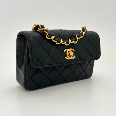 Cute Chanel mini in black leather ref. 7940